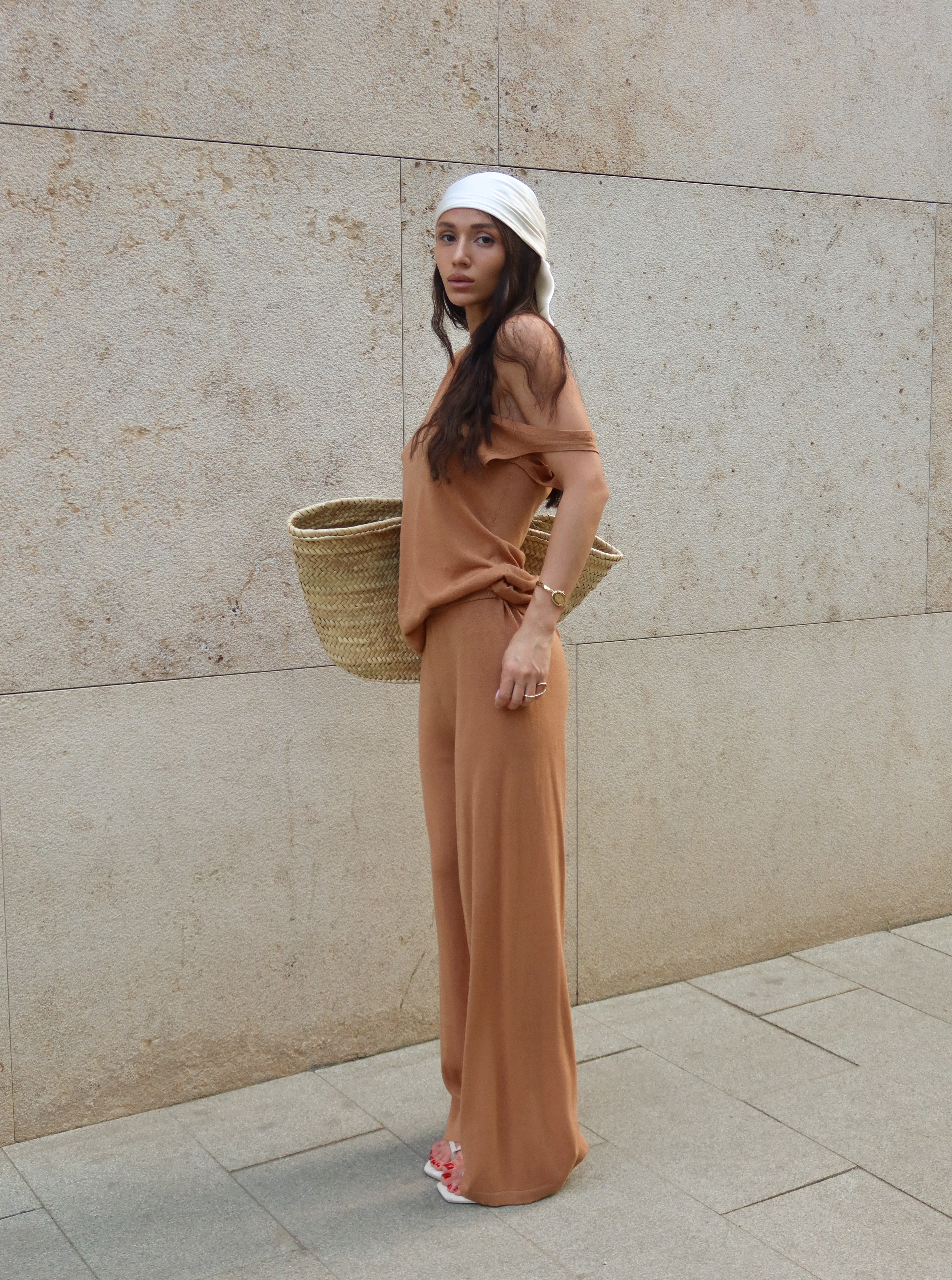 Your relaxed silk knitted suit — Dubai, London, Singapore