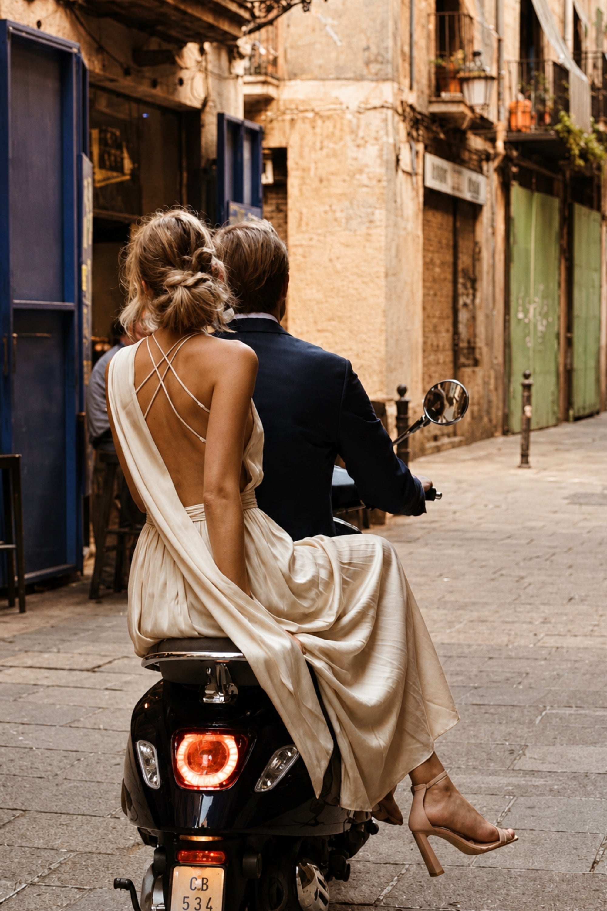 SERA Elegant cocktail dress with an open back in milky