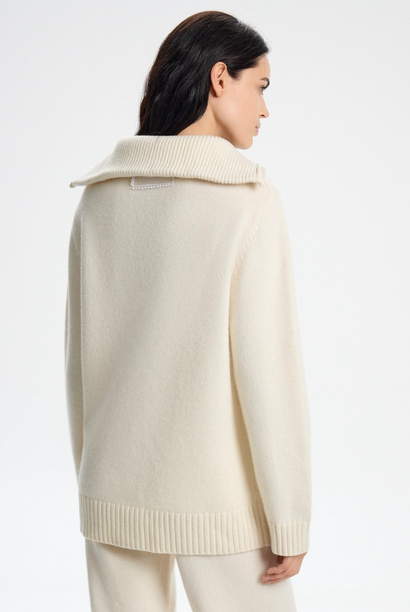 GISELLE milk wool cardigan, knit texture and garment details