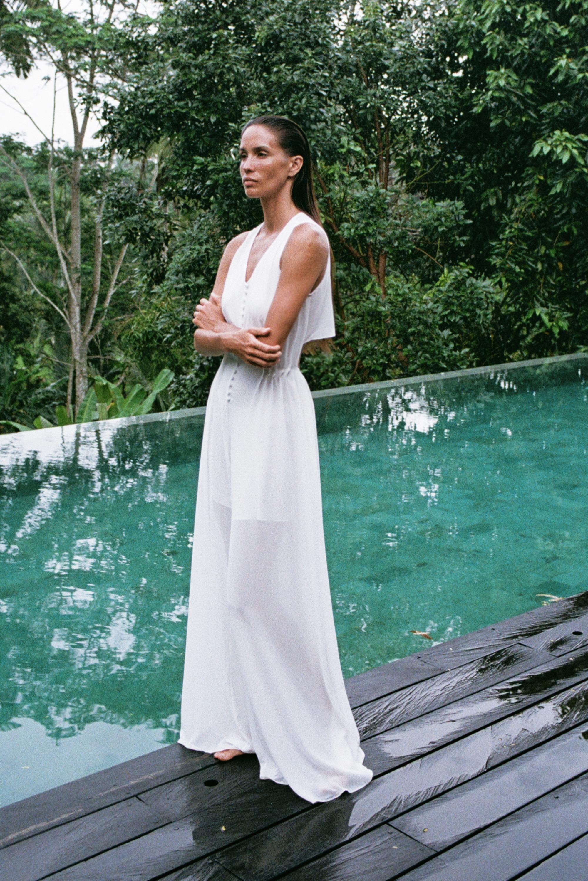 ÉLORA — ELEGANT CHIFFON CAPE JUMPSUIT