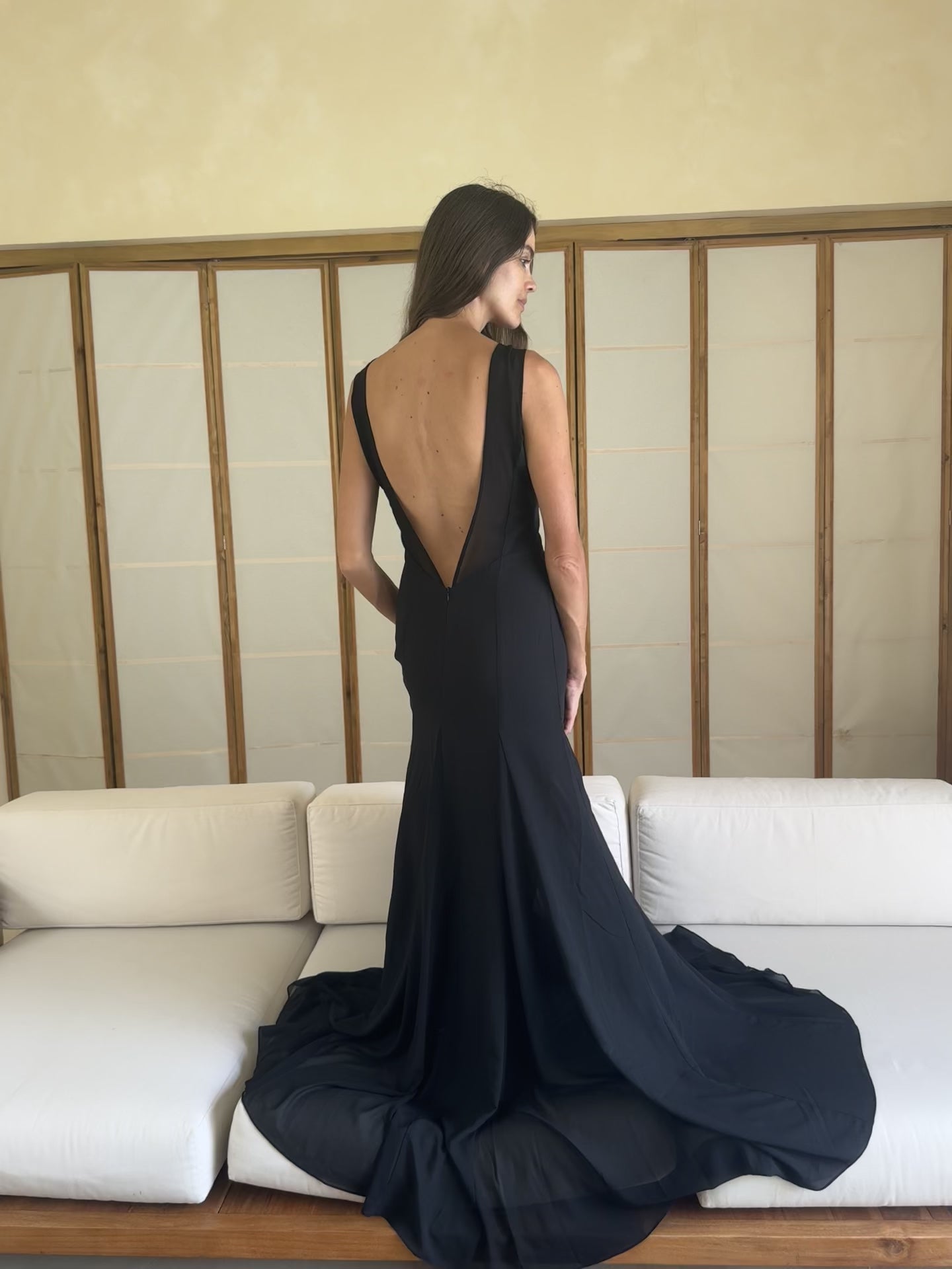 Why Tall Women in London, Dubai and Singapore Choose Maison Viure for Evening Silk
Instagram Stories