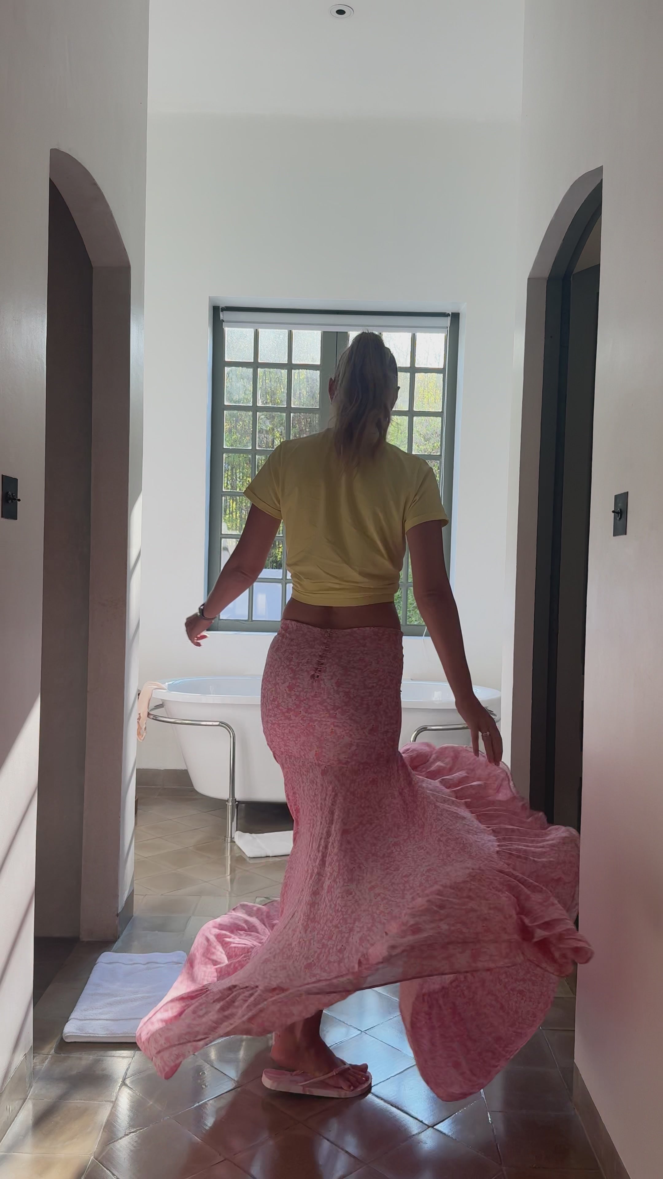 Why Tall Women in London, Dubai and Singapore Choose Maison Viure for Evening Silk
Instagram Stories 