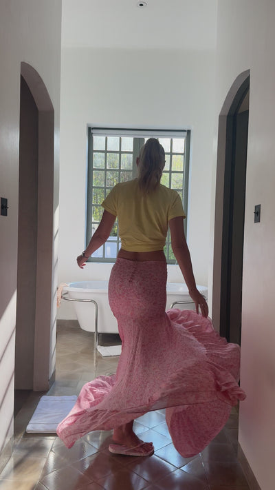 Why Tall Women in London, Dubai and Singapore Choose Maison Viure for Evening Silk
Instagram Stories 